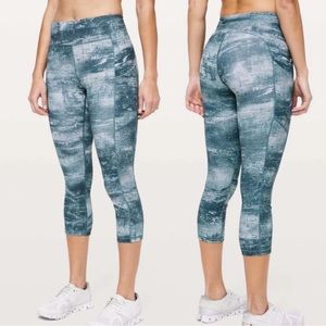 LULULEMON Speed Up Crop 21" Capri Leggings Mid Rise Athletic Blue Size 6
